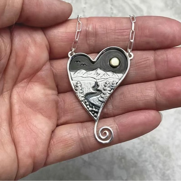 Heart Mountain Path Necklace - Picture 2 of 4